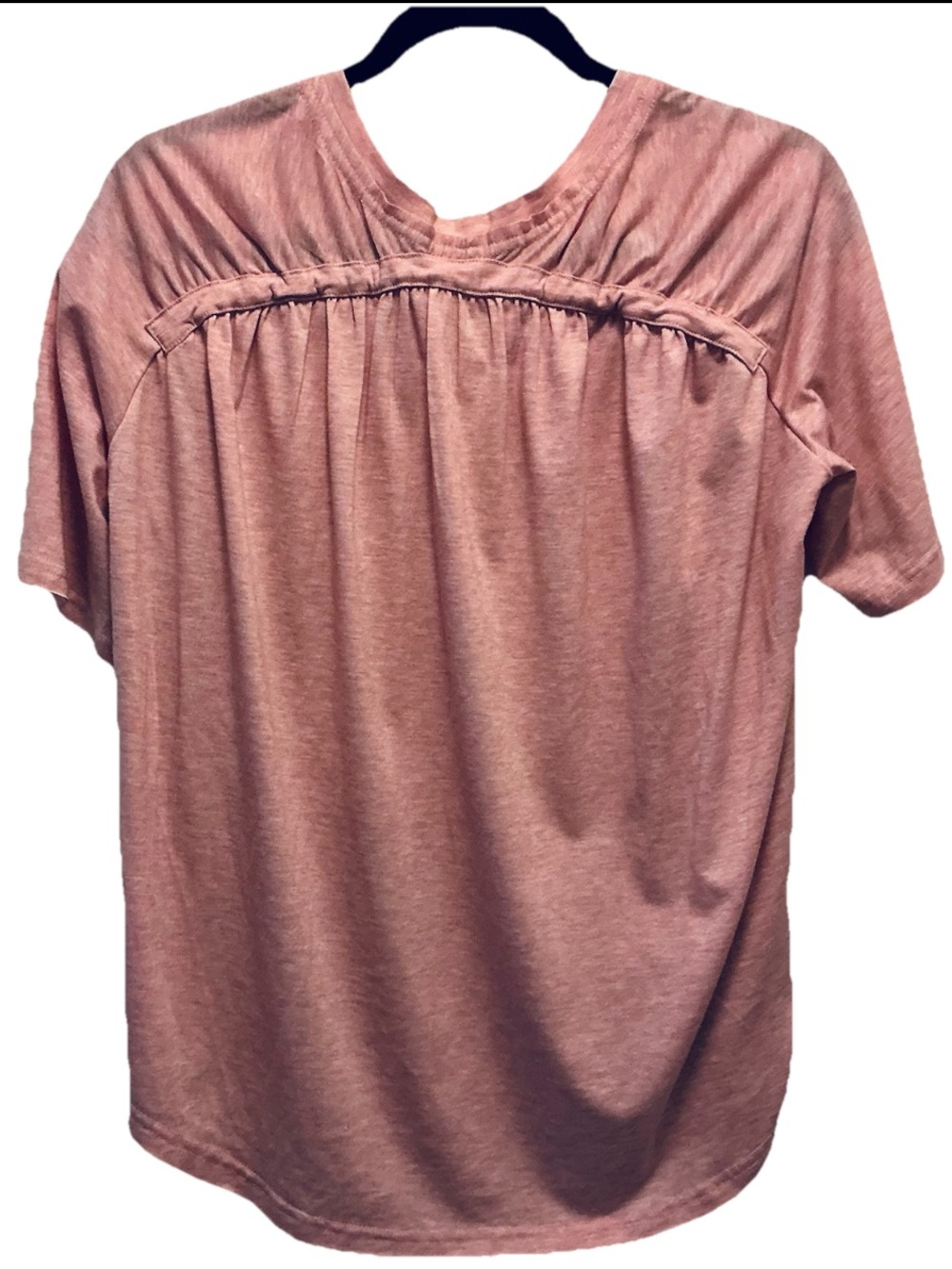 NWOT Heather Pink Women’s Medium V Neck T Shirt. Exposed Seams, Raglan Sleeves - Picture 2 of 3